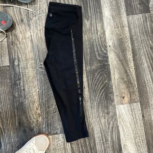 Lululemon legging- like new!!